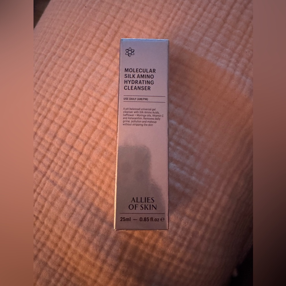 Allies of Skin Molecular Silk Amino Hydrating Cleanser - Gray